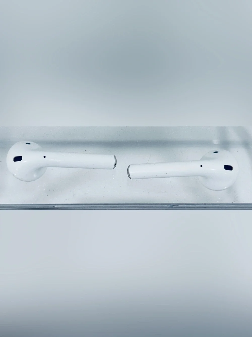 Apple AirPods (2nd Gen)w/Charging Case-Excellent Battery Health w/Original Box